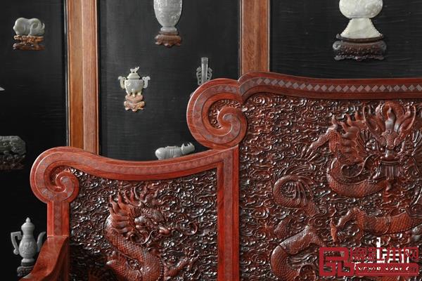 波記紫檀館不惜工藝成本,精益求精,每一處雕刻栩栩如生 波記紫檀館不惜工藝成本,精益求精,每一處雕刻栩栩如生