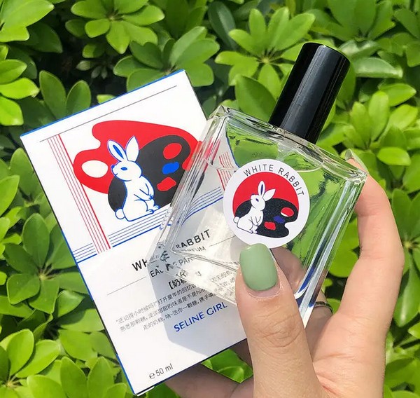 東方浮雕進入彩妝行業,大白兔設計潮流香水,已經成為市場的國潮現象 東方浮雕進入彩妝行業,大白兔設計潮流香水,已經成為市場的國潮現象