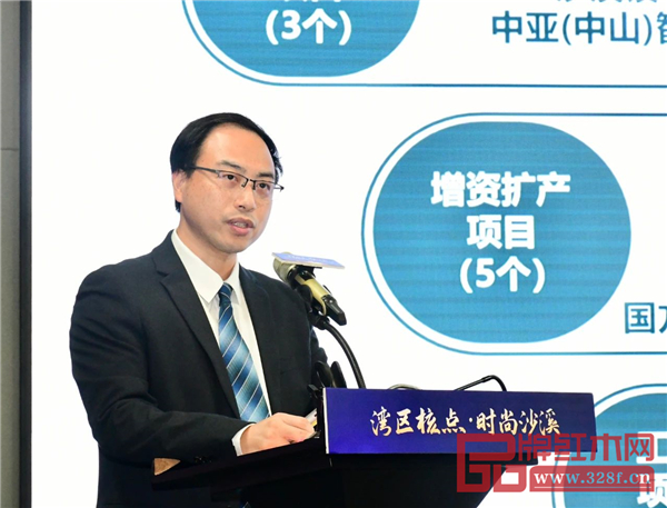 沙溪鎮(zhèn)黨委委員、副鎮(zhèn)長黎宇彬介紹項(xiàng)目情況 沙溪鎮(zhèn)黨委委員、副鎮(zhèn)長黎宇彬介紹項(xiàng)目情況