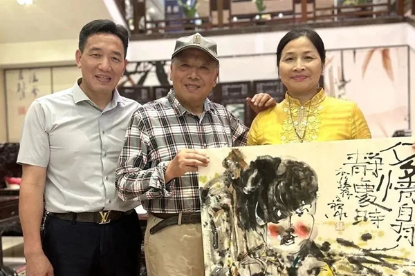 國方家居：“筆墨交流，文化贈禮——杜世祿教授親臨，助力企業文化建設
