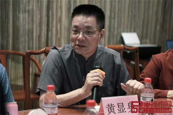 學(xué)會(huì)新任副會(huì)長(zhǎng)黃顯身發(fā)言 學(xué)會(huì)新任副會(huì)長(zhǎng)黃顯身發(fā)言