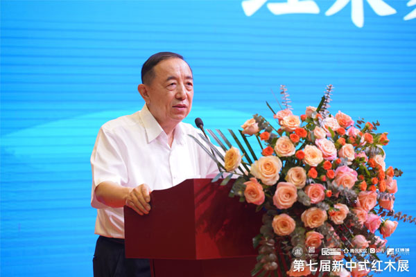 楊志明：加快數字賦能“新中式”紅木家具的創新（內附視頻）
