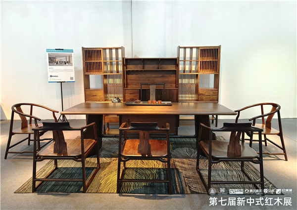 云吉智造暢銷精品獎“金獎”獲獎產品——《盾派茶臺》 云吉智造暢銷精品獎“金獎”獲獎產品——《盾派茶臺》