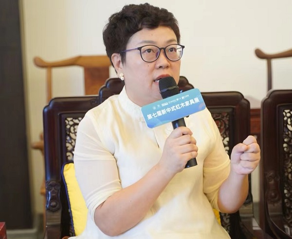 全聯藝術紅木家具專業委員會專家顧問、華南農業大學研究生導師郭瓊在新中式論壇沙龍中發表觀點 全聯藝術紅木家具專業委員會專家顧問、華南農業大學研究生導師郭瓊在新中式論壇沙龍中發表觀點