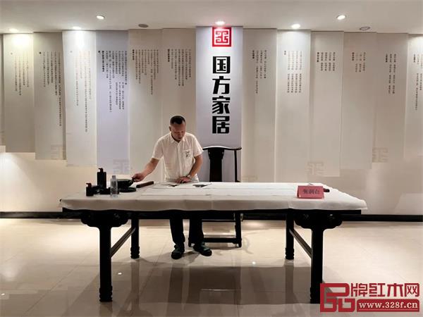 藝術家們在現場為現場觀眾施展才情 藝術家們在現場為現場觀眾施展才情