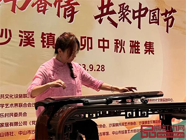 藝術家們在現場為現場觀眾施展才情 藝術家們在現場為現場觀眾施展才情