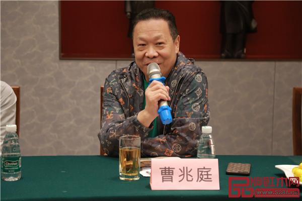 中國傳統(tǒng)工藝大師、紅寶軒董事長曹兆庭發(fā)言 中國傳統(tǒng)工藝大師、紅寶軒董事長曹兆庭發(fā)言