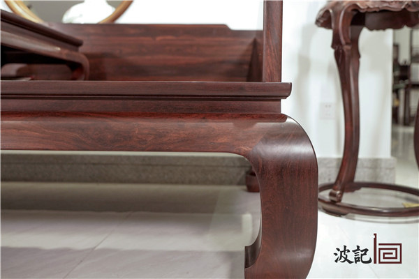 《素板羅漢床》兼具自然與實用 《素板羅漢床》兼具自然與實用