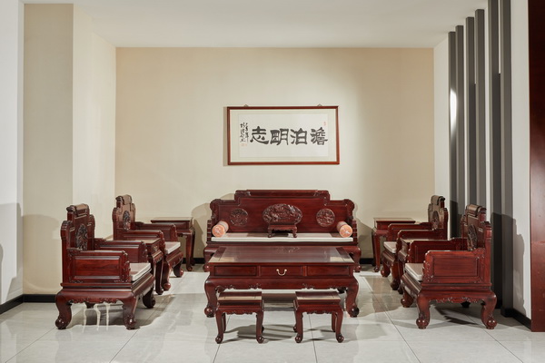 名匠藝林十五載專注國標(biāo)紅酸枝家具 名匠藝林十五載專注國標(biāo)紅酸枝家具
