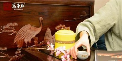 東陽微凹黃檀沙發如何選？萬事紅紅木告訴你