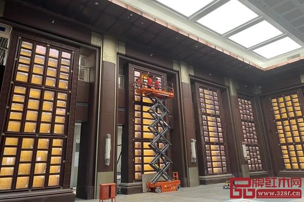 國(guó)家書(shū)房巨型書(shū)柜安裝現(xiàn)場(chǎng)(國(guó)方家居) 國(guó)家書(shū)房巨型書(shū)柜安裝現(xiàn)場(chǎng)(國(guó)方家居)