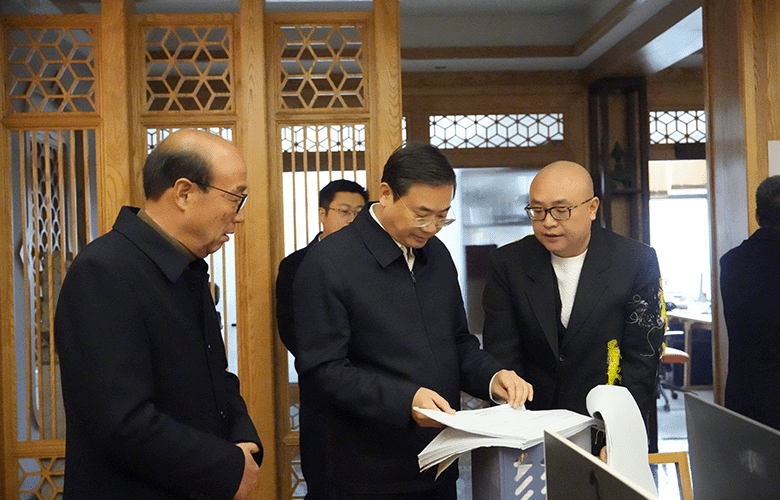 東陽市委書記樓瑯堅一行蒞臨卓木王考察指導，推動企業高質量發展