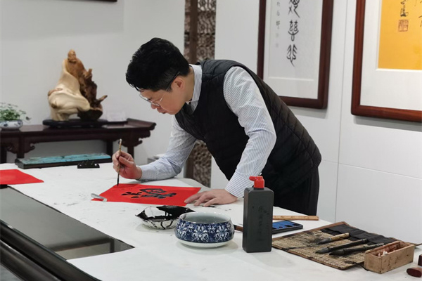 醉木苑紅木特邀青年書法家李偉民，揮春送福，共慶新春！