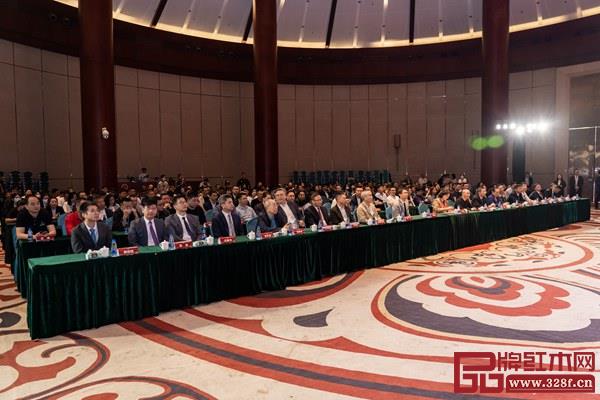 各界領導、專家、行業精英、客商、經銷商、媒體朋友們齊聚一堂見證盛會召開 各界領導、專家、行業精英、客商、經銷商、媒體朋友們齊聚一堂見證盛會召開