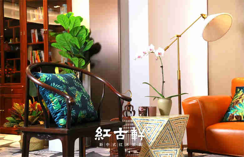 紅古軒：紅木，愈用愈美