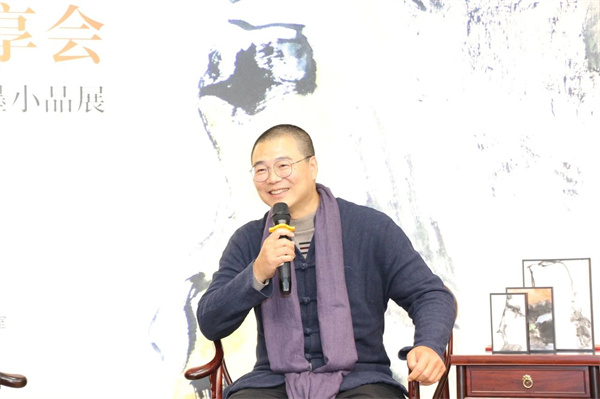 詩人、作家、傳統文化研修傳承者史幼波上臺發言 詩人、作家、傳統文化研修傳承者史幼波上臺發言