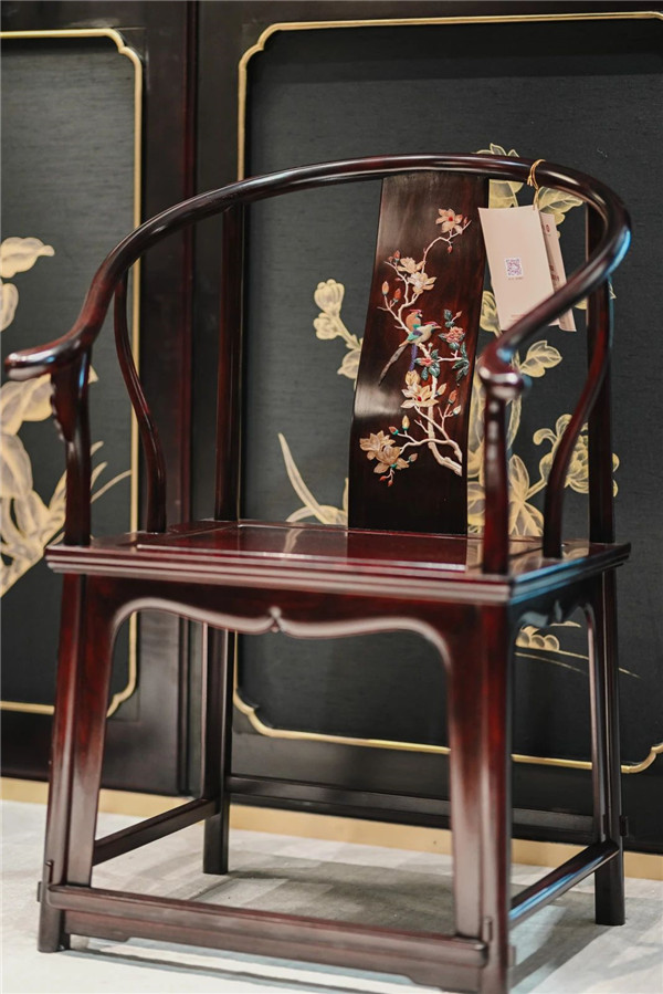 《天物 —— 紫檀嵌百寶花鳥椅》亮相深圳國際家具展 《天物 —— 紫檀嵌百寶花鳥椅》亮相深圳國際家具展