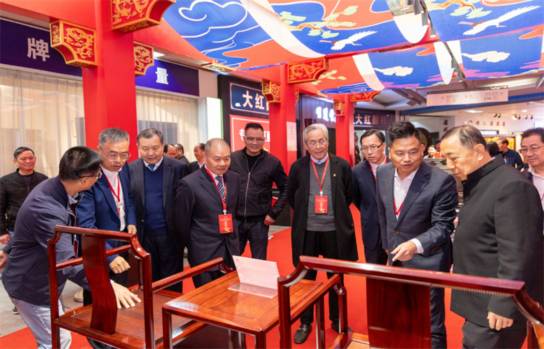 李忠信紅木 | 持續深耕，行穩致遠；讓品牌更具價值和份量