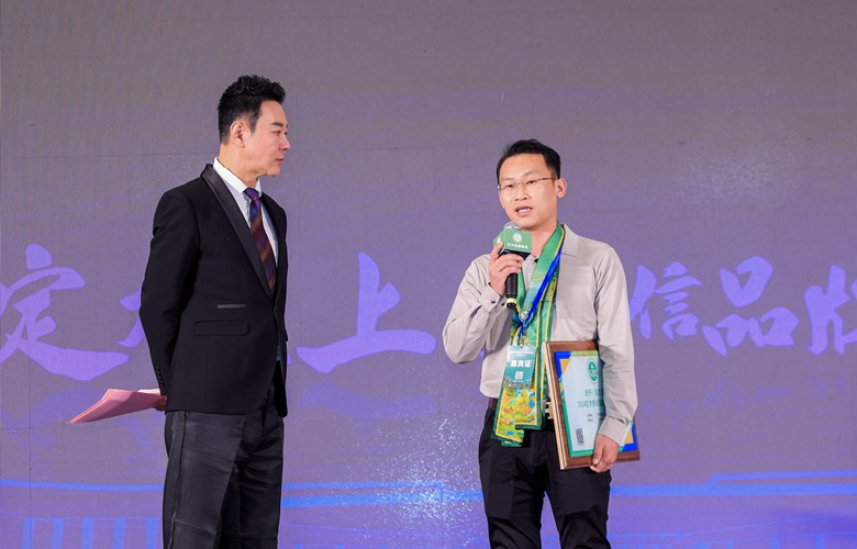 榮獲“2024紅木整裝定制熱門品牌”，國方家居接受央視主持人采訪（內附視頻）