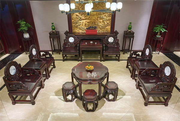 紅酸枝高端家具東邦紅木：匠心三十余載，成就紅酸枝家具典范