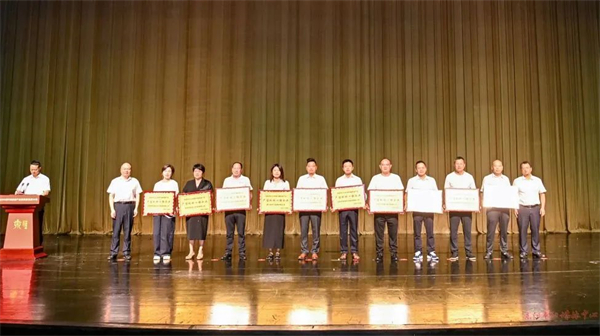 榮耀加冕！御乾堂紅木強勢躋身東陽市木雕家居產業“產值規模十強企業”！