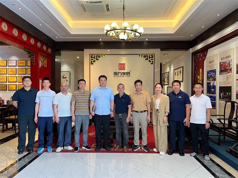 省、市工藝美術(shù)協(xié)會聯(lián)合蒞臨國方家居，共話工藝傳承與發(fā)展